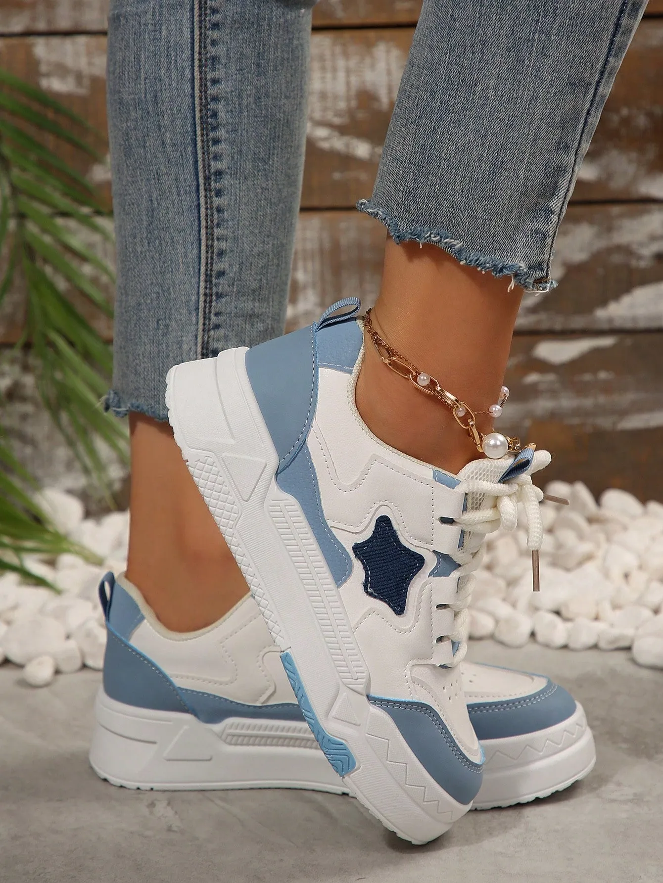 2024 New White Vintage Casual Sneakers Athletic Skateboard Shoes For Women & Students