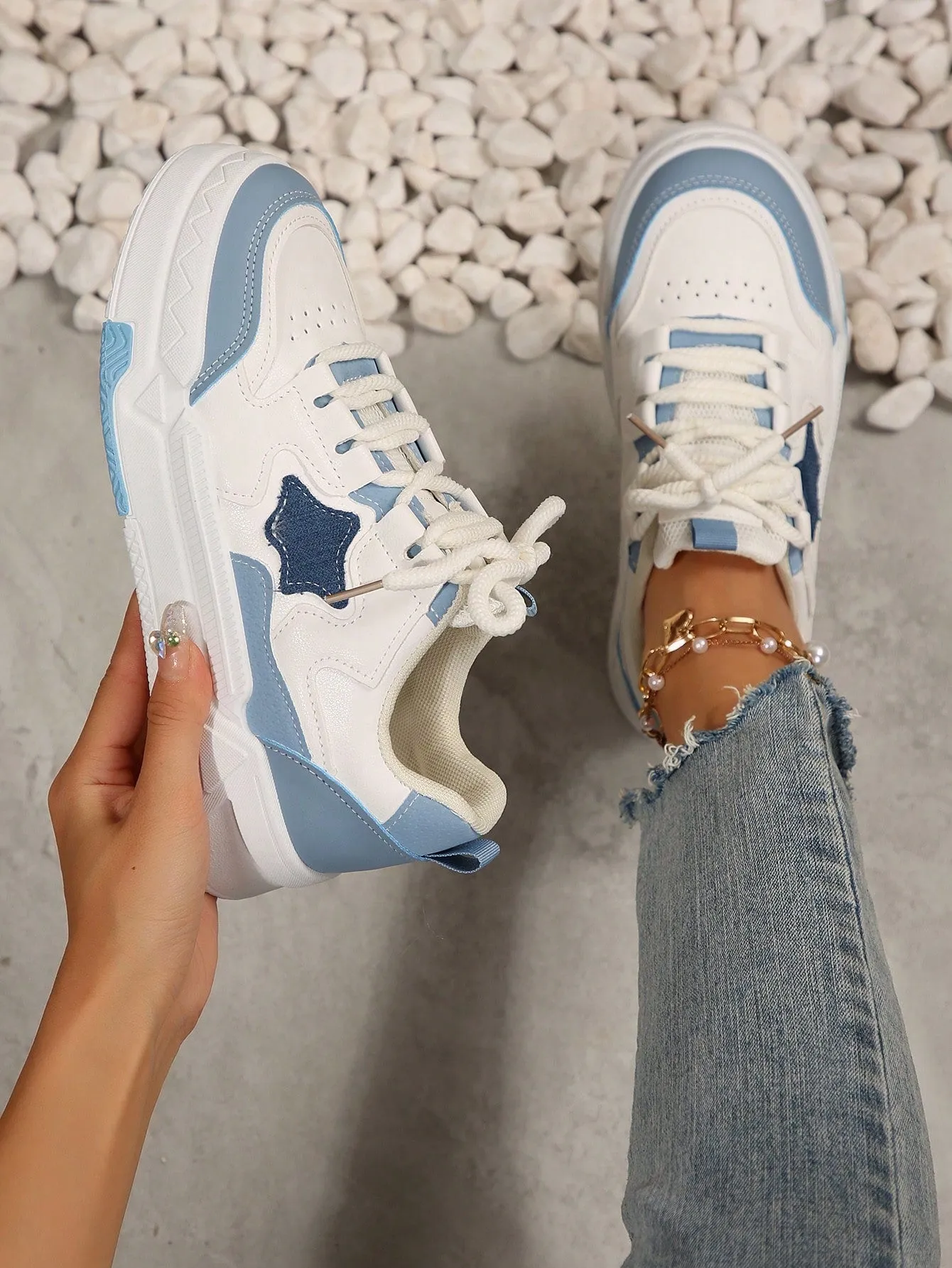 2024 New White Vintage Casual Sneakers Athletic Skateboard Shoes For Women & Students