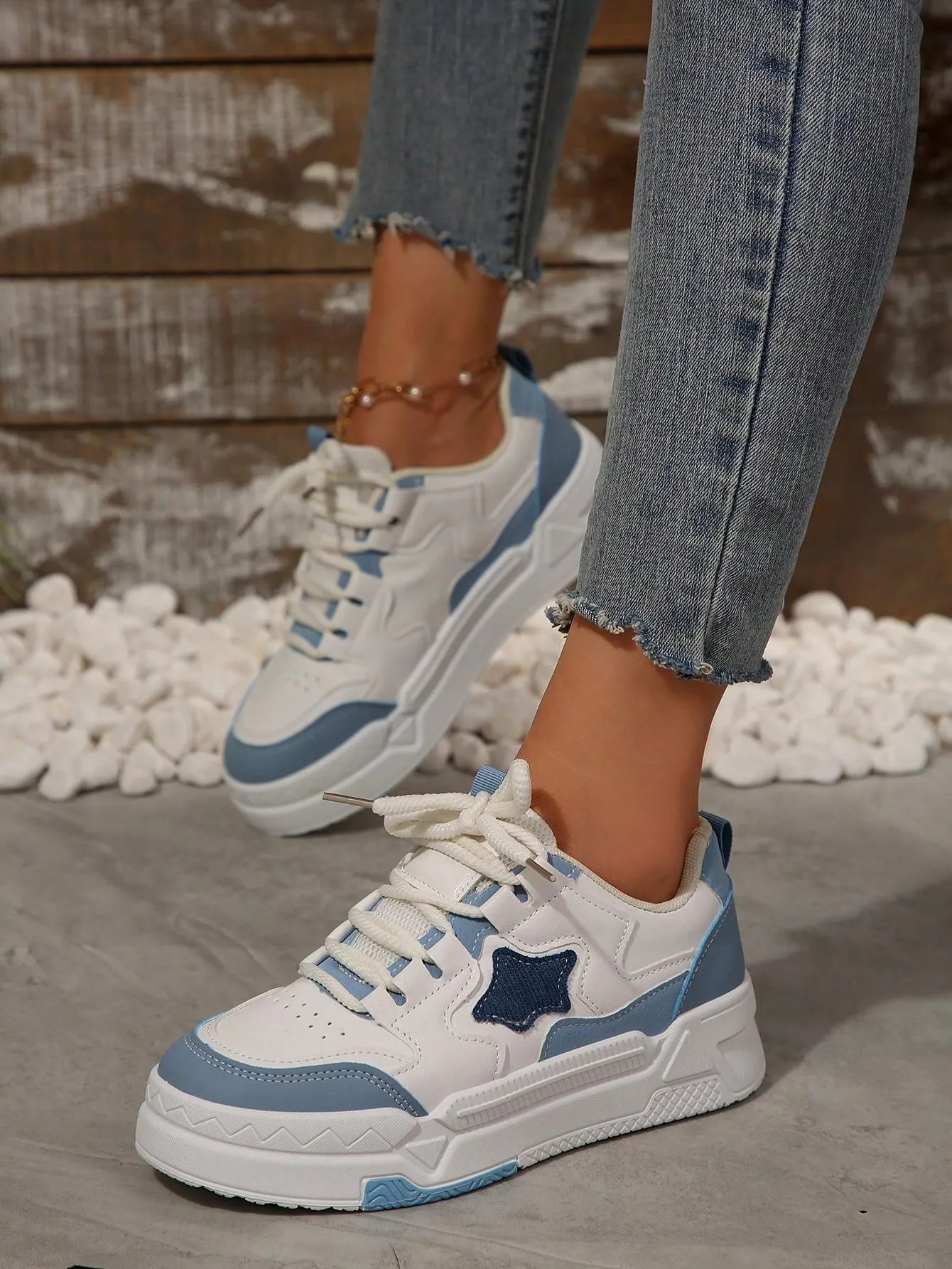 2024 New White Vintage Casual Sneakers Athletic Skateboard Shoes For Women & Students