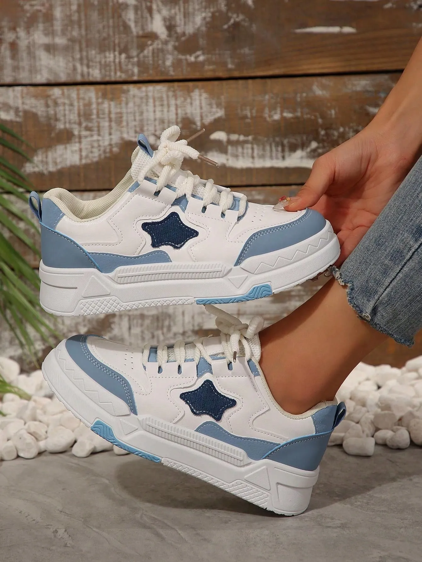 2024 New White Vintage Casual Sneakers Athletic Skateboard Shoes For Women & Students