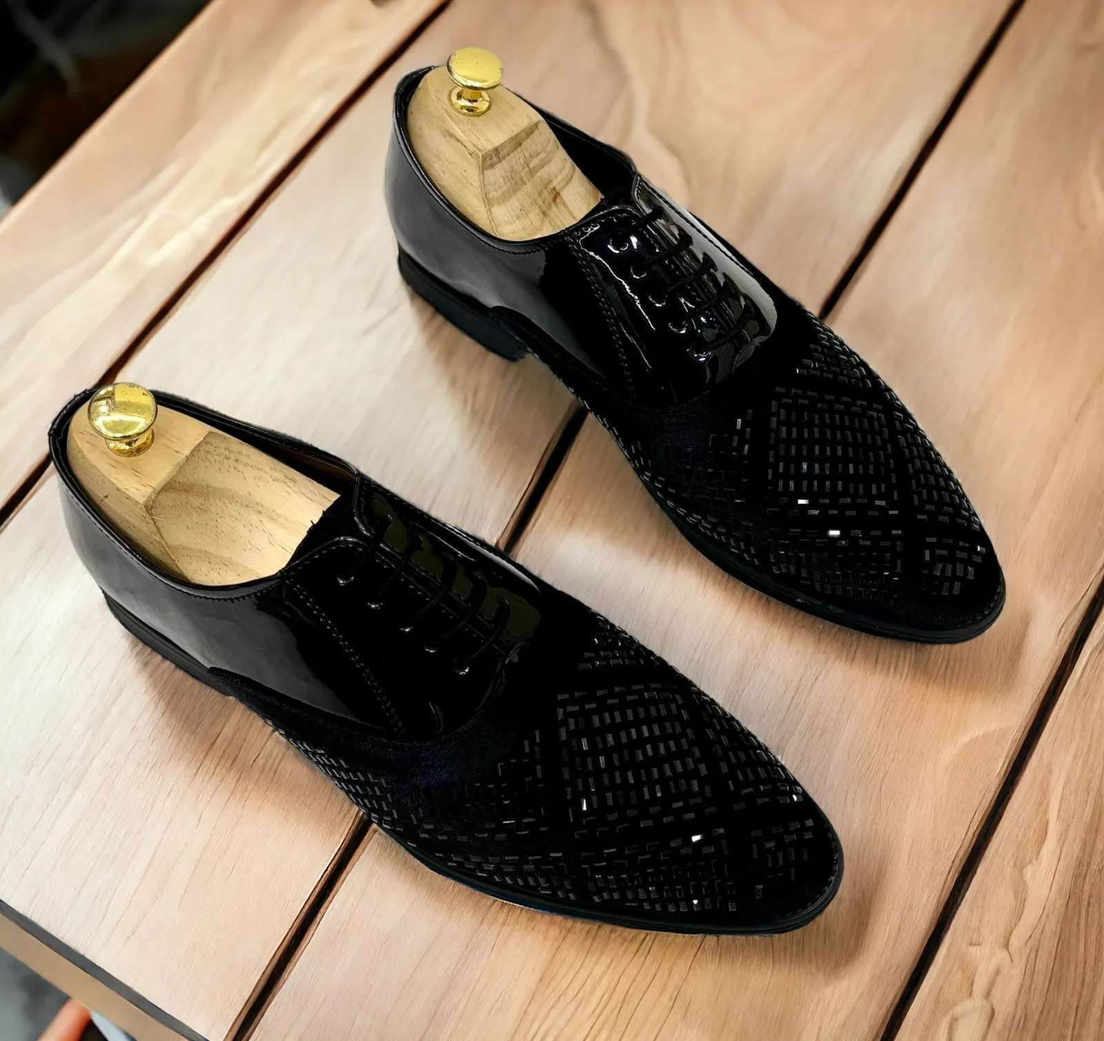 Fashion Rhinestone Suede Lace-Up Shoes
