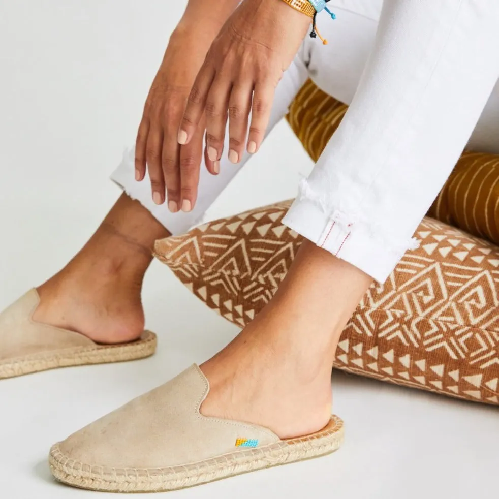Lamu Mule - Sand
