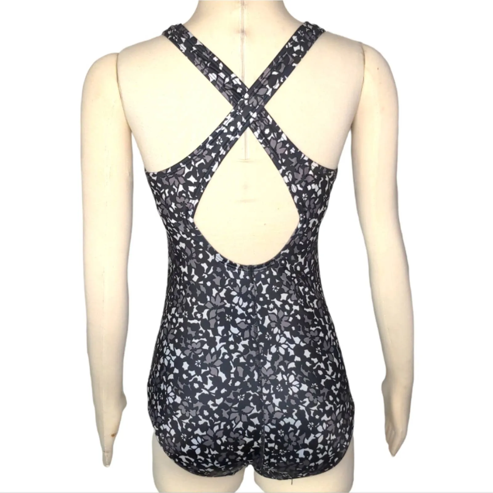 LANDS END Black Gray Slimming Scoop Neck One Piece Swimsuit 6