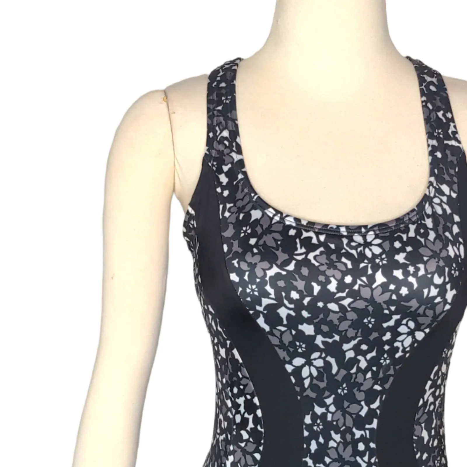 LANDS END Black Gray Slimming Scoop Neck One Piece Swimsuit 6