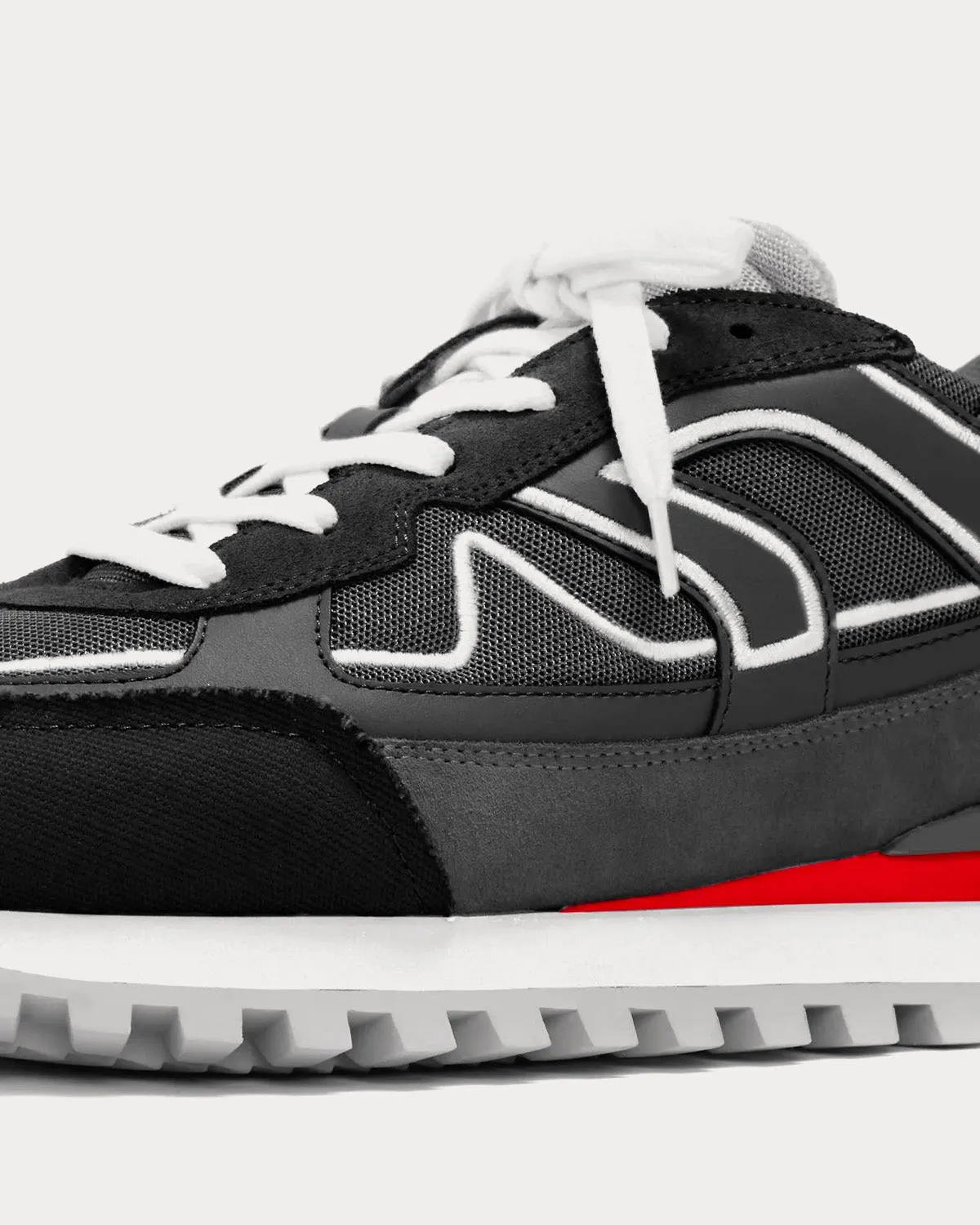 Sonar Black / Grey Low Top Sneakers