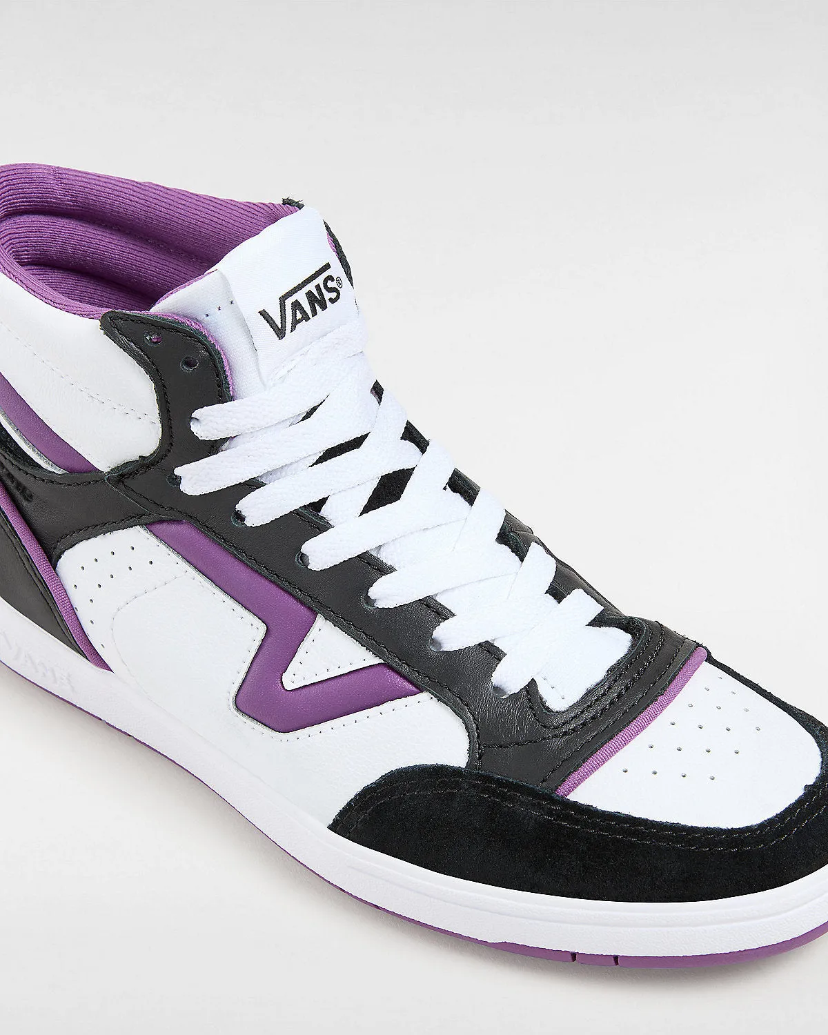 VANS Unisex Low Mid ComfyCush JMP Trainers - Black / White / Purple