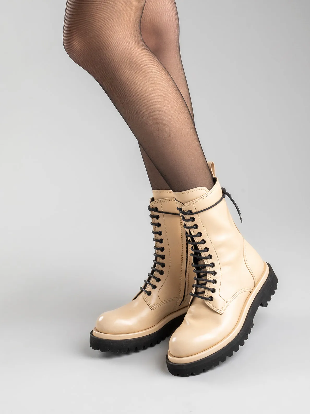 WISAL 018 - Ivory Leather Boots